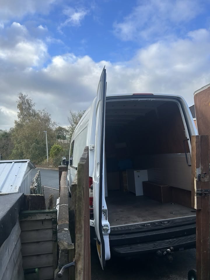 Spacious Big Van Strong Man removal van cargo area for large loads